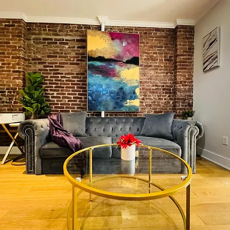 Midtown Luxe Apartment